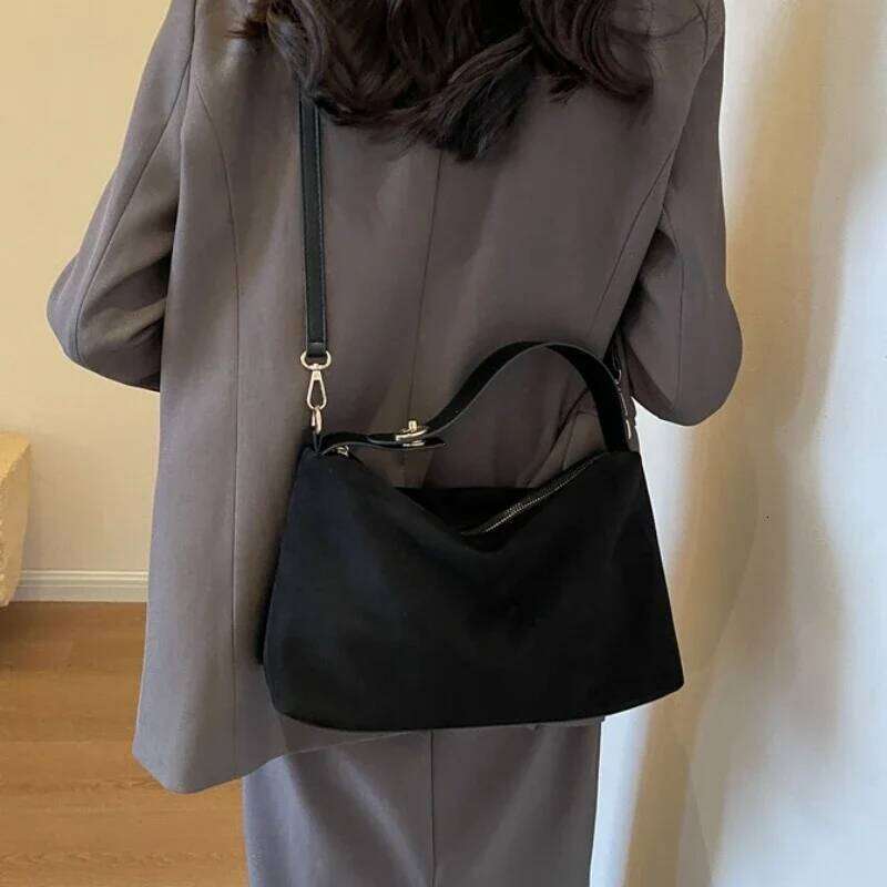 Advanced Retro For Women's 2025 New Textured Frosted Shoulder With Large Capacity Crossbody Commuting Tote Bag