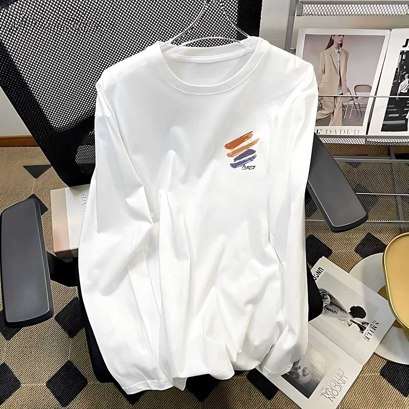 The new mens longsleeved Tshirt for Spring and Autumn 2025 features a casual fashionable and comfortable 3D graffiti printXJ251023