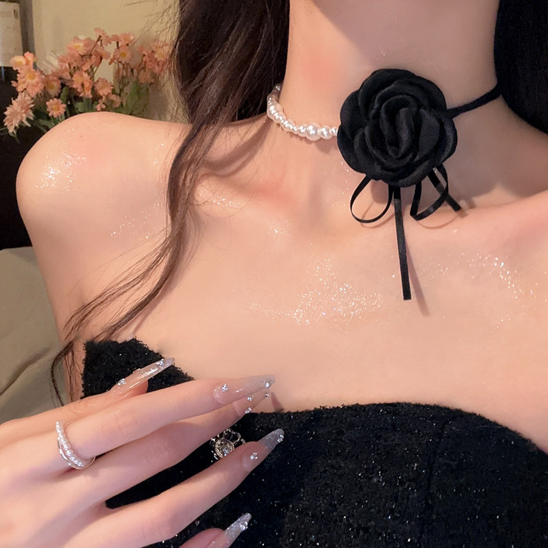 Designer necklace Full Diamond Rose Pearl Camellia Long Necklace for Women Elegant Flower Necklace for the Collarbone free shipping Gold necklace