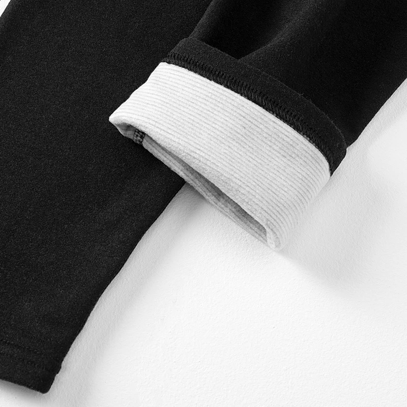 2piece AutumnWinter Mens Solid Color Thick Warm Underwear Suit Comfortable and Versatile Youth Leisure Sports Matte Base Set 251023