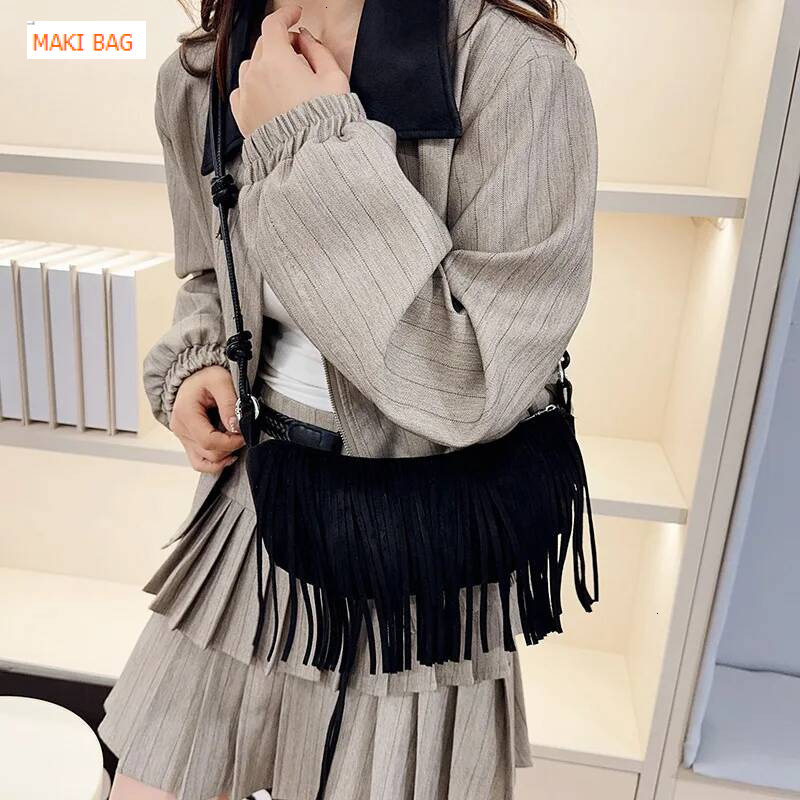 Korean retro style suede armpit bag autumn and winter new collection tassel elegant luxury bag trend versatile women's shoulder bag fashion desig