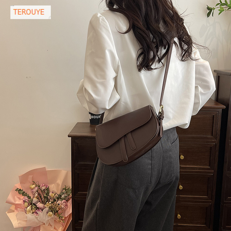 Korean style niche design handbag autumn and winter new trend fashion style armpit bag versatile elegant women's shoulder bag luxury designer bag
