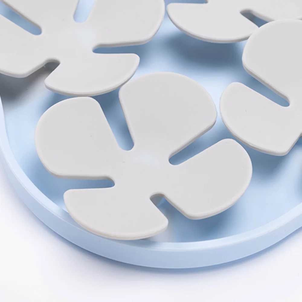 Pet Licking Mat Slow Feeder Silicone MatBowl for Cats Dogs AntiChoking Slow Eating Pad to Prevent Gulping Y251023