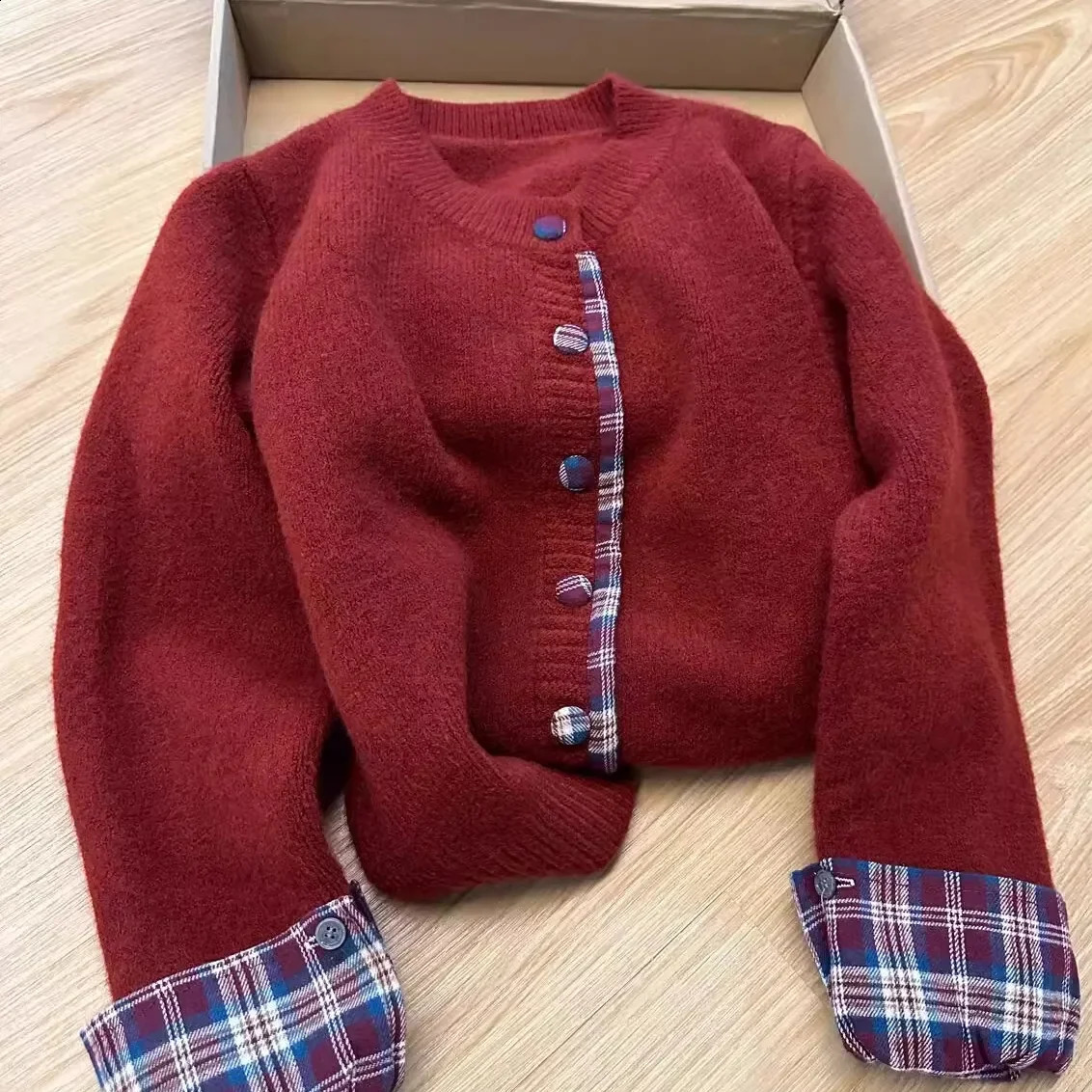 Korean twopiece round neck stitching plaid sweater womens autumn and winter clothes loose casual Joker cardigan top 251022