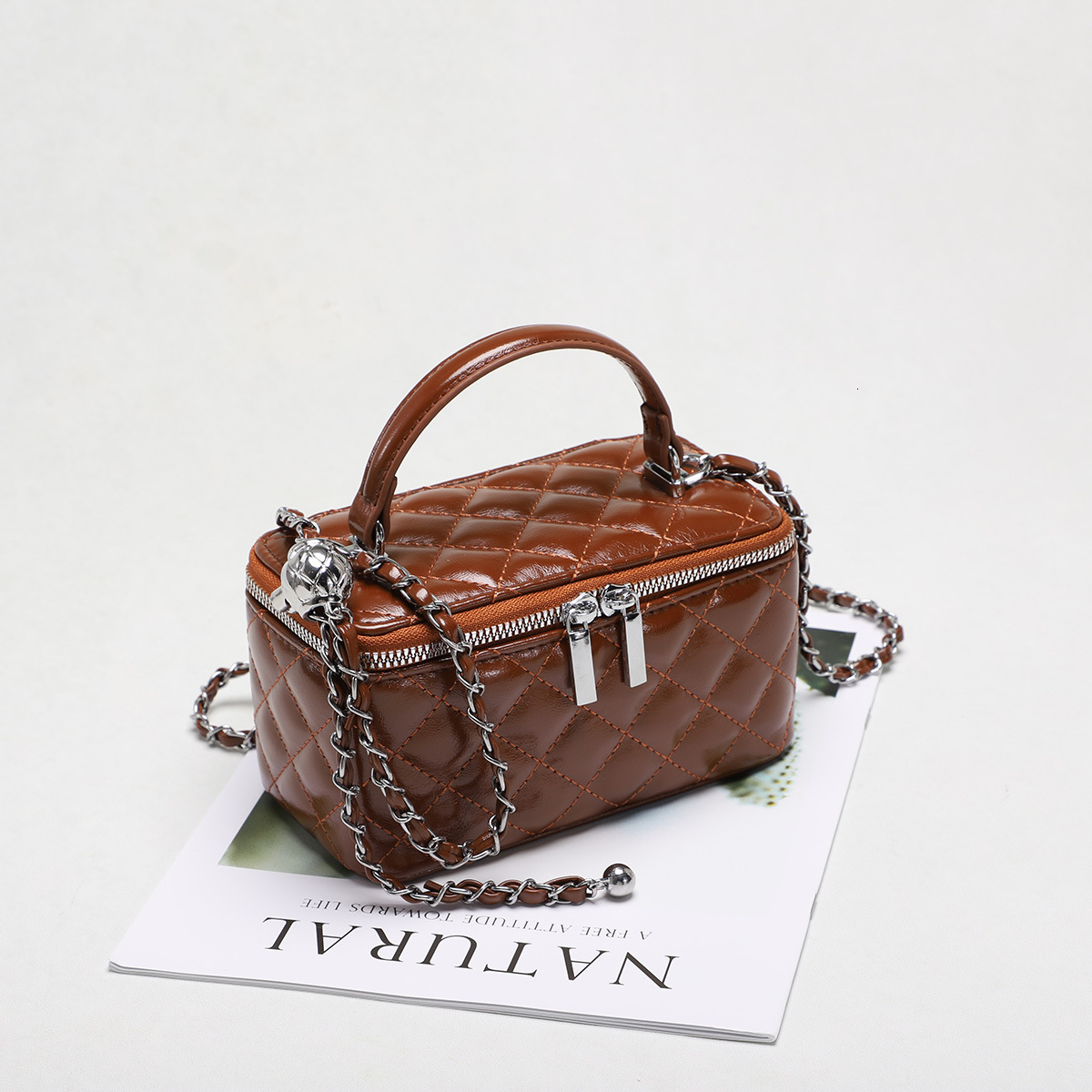 Luxury Brand Designer Bag Women's New Quilted Chain Bag Fashion Quilted Embroidery Small Style Box Handbag Stylish Crossbody Bag