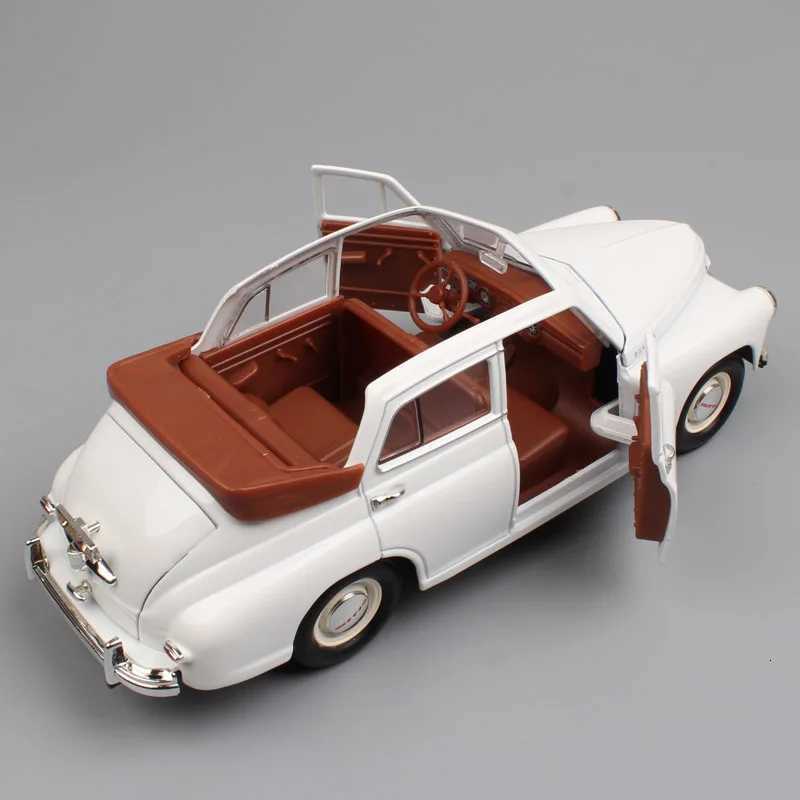 124 Scale Road Signature Russia Soviet vintage Gorky GazM20 Pobeda Gaz M20 Volga Diecast Model Car Miniature Toy For CollectorT251023