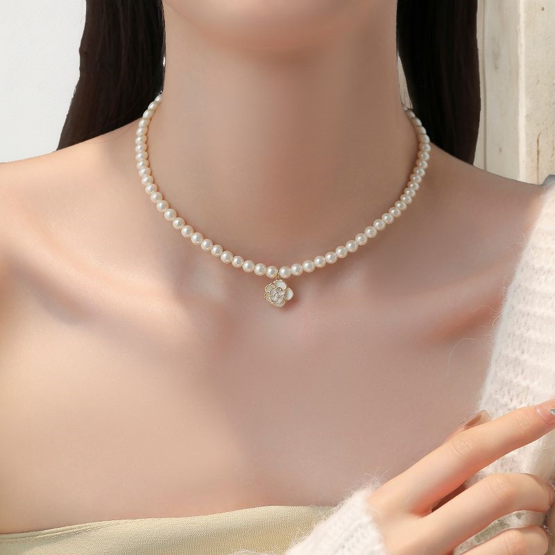Designer necklace Full Diamond Rose Pearl Camellia Long Necklace for Women Elegant Flower Necklace for the Collarbone free shipping Gold necklace