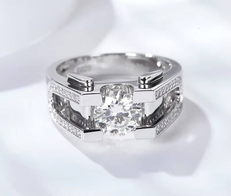 Highquality Moissanite Diamond Ring for Men Twocolor Stylish and Stylish Mens Ox Horn Diamond Ring