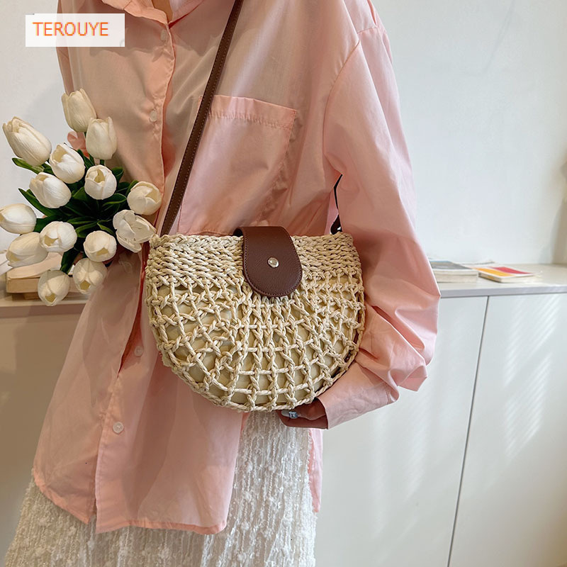 Korean style niche woven design handbag autumn and winter new fashion hollow semi-circular woven bag casual women's shoulder bag versatile design