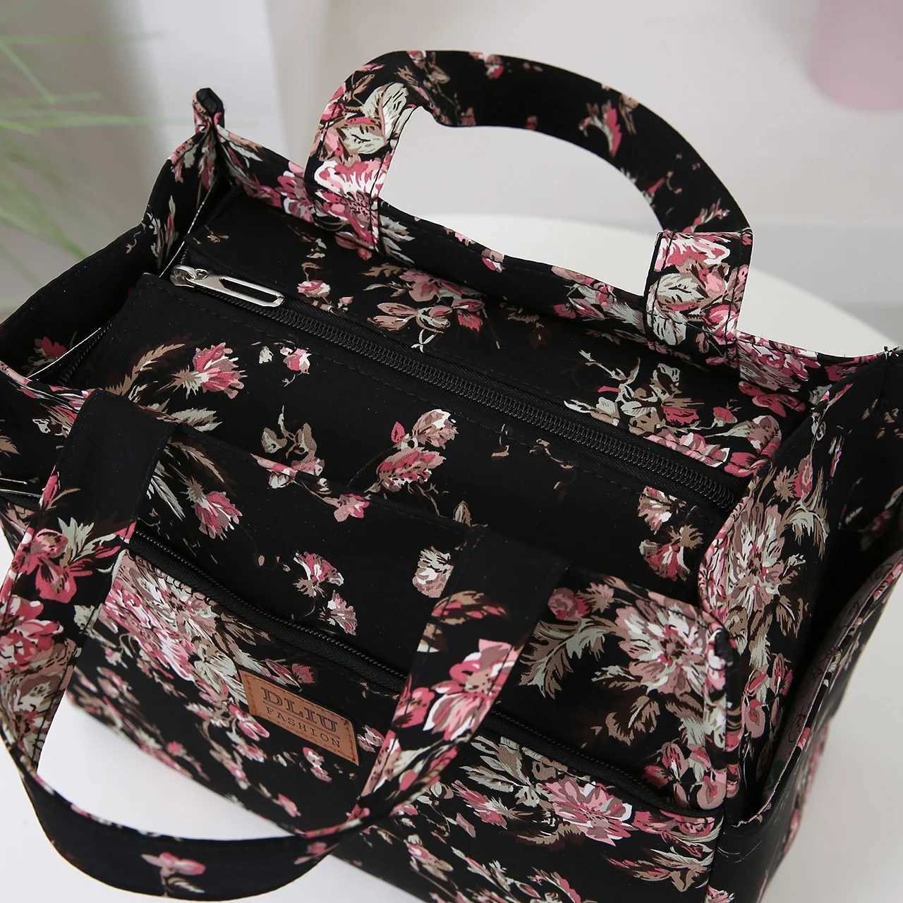 New Large Capacity Thickened Cloth Art Handbag Minimalist Work Lunch Box Storage Bag Suitable for Shopping Miscellaneous UsesL251023