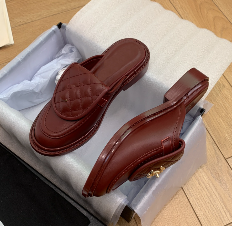 Pop Women Casual Slipper Mule Loafer Flats Lambskin Quilted Turnlock Loafer Interlocking Flats Black White Casual Shoes Slip on Luxury Designer Dress Shoes Chunk