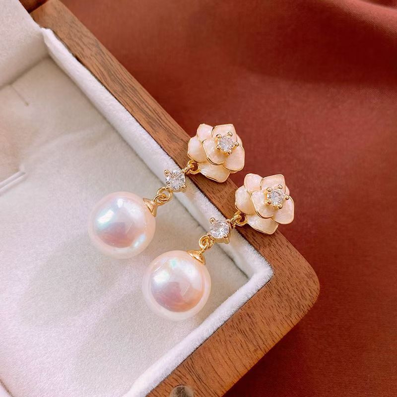 Luxury earrings Diamond studded flower earrings velvet bow earrings white rose pearl earrings popular accessories Designer earrings gold earrings