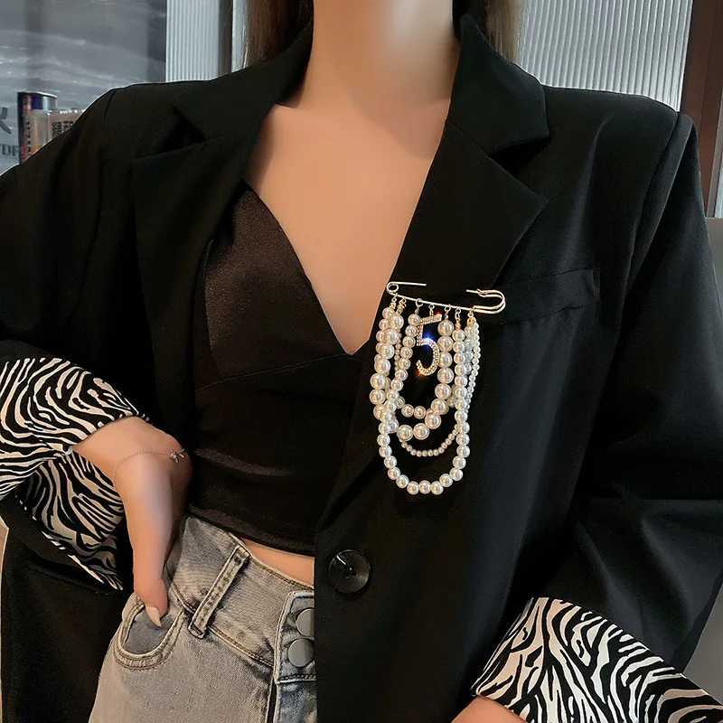 Luxury Fashion Pearl Number 5 Brooches for Wens clothing CC Brooch Gift for Girl Friend Accories For Jewelry Y251023