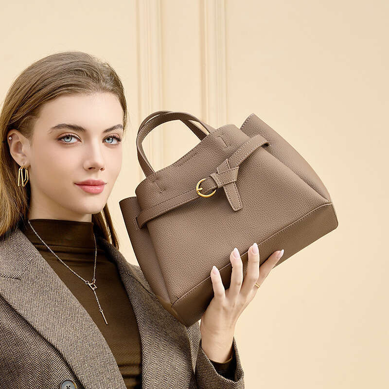 Luxury bag Commuting Crossbody Light Fashion Single Shoulder Genuine Leather Tote Bag Large Capacity Versatile High end New Women s Handbag