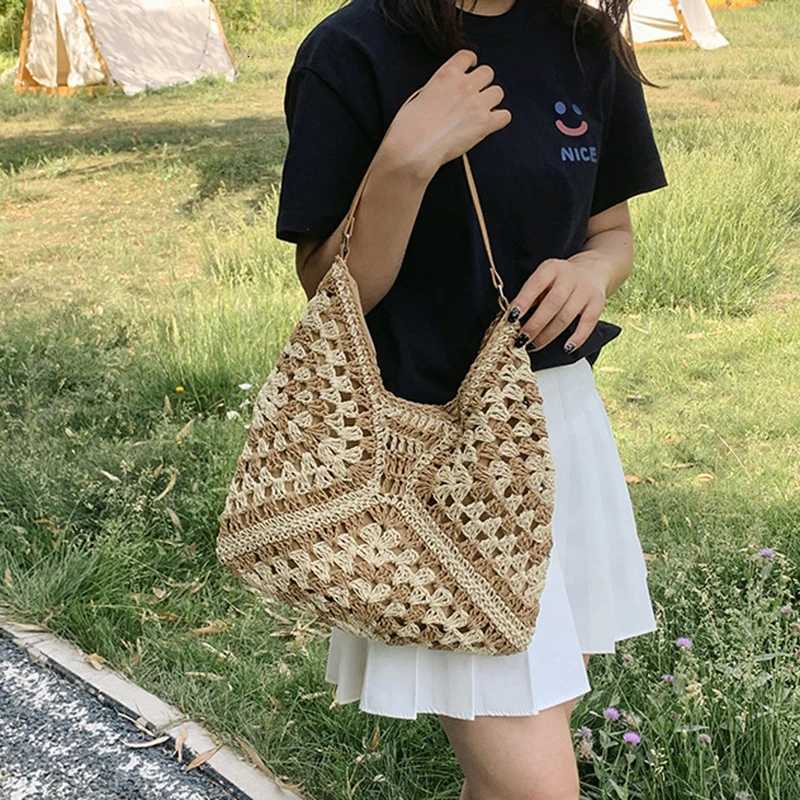 Popular Womens Woven Straw Shoulder Bag Medium Size Handbag With Handle For Beach VacationL251023