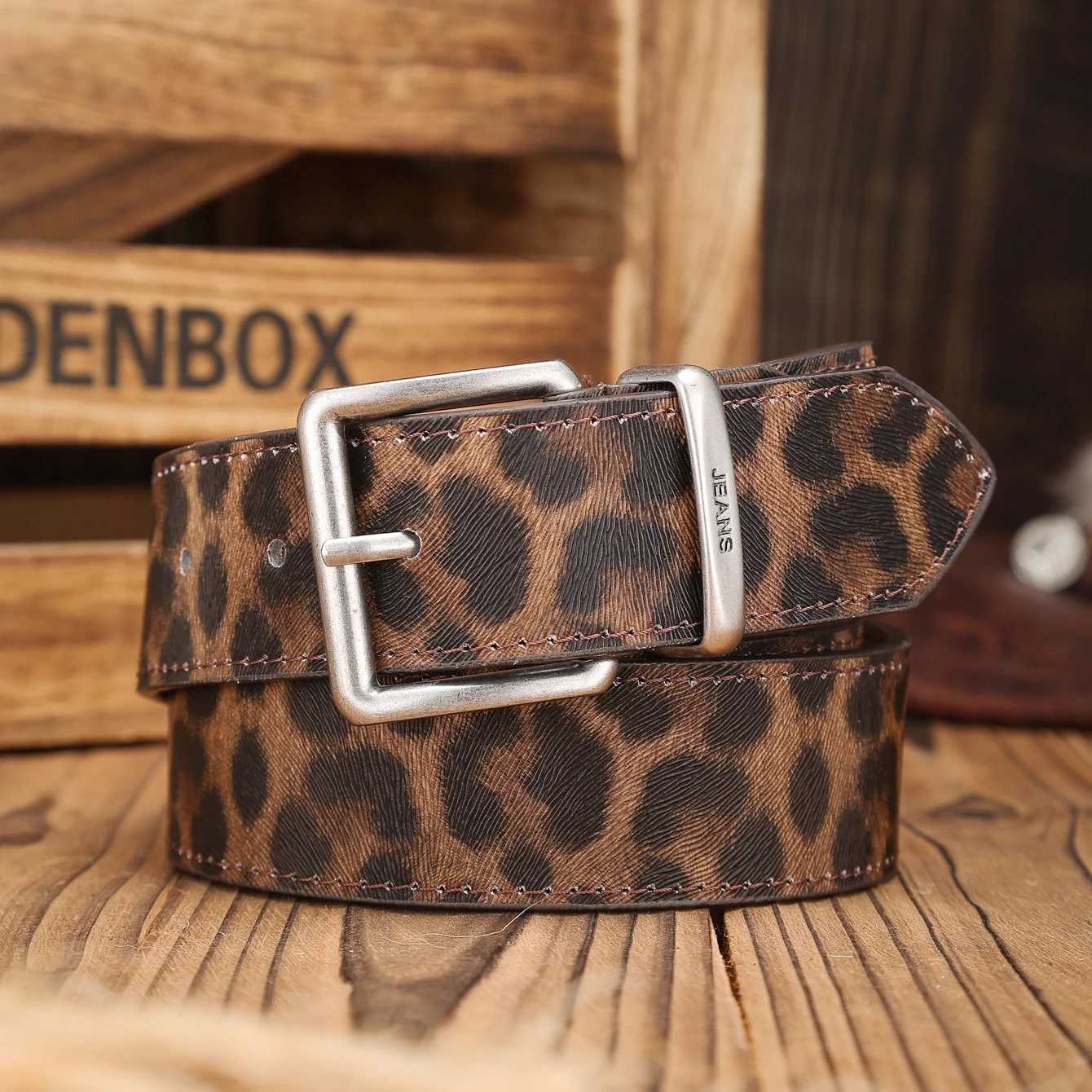 A Westernbuckle PU belt suitable for both men and women a unique and retro brown belt with perforated nails includedXJ251023