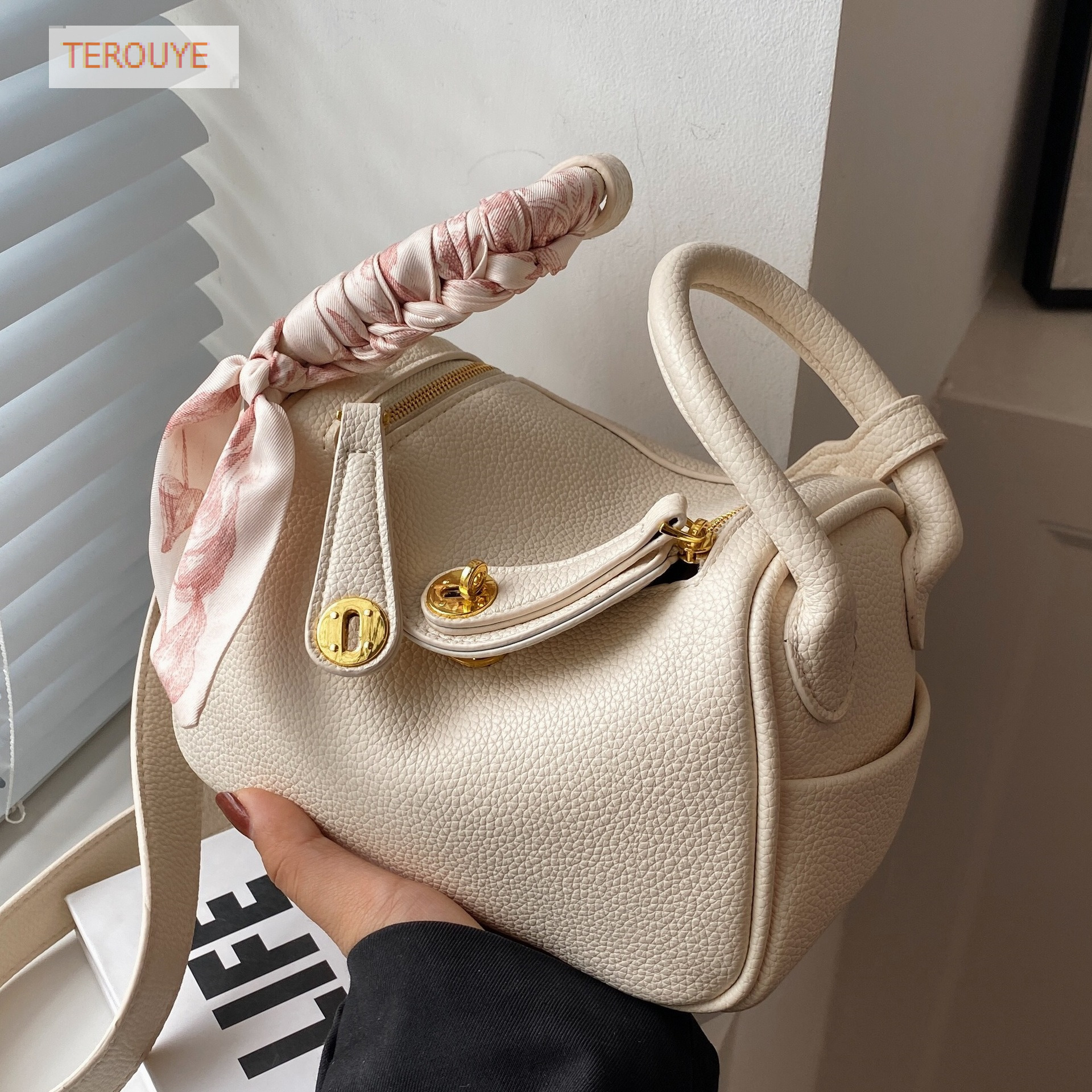 French niche design handbag autumn and winter new fashion texture style scarf design women's shoulder bag elegant luxury designer bag