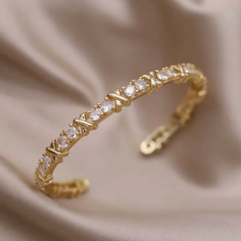 2024 French new design fashion jewelry twocolor plated zircon letter X opening bracelet elegant wens daily work accories Y251023
