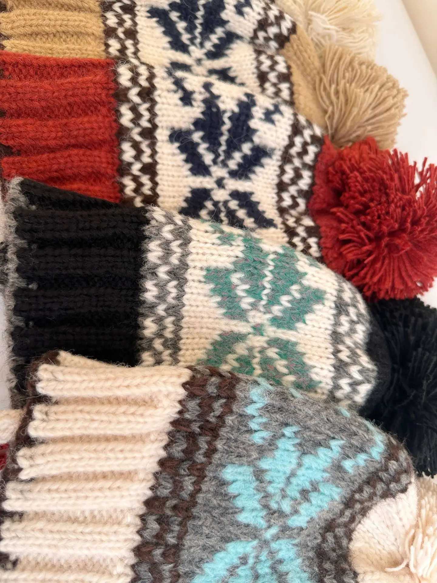 Contrasting Color Versatile Small Face Winter Warmness Jacquard Knitted Hat Womens Large Head Circumference Ear Protection PomXJ251023