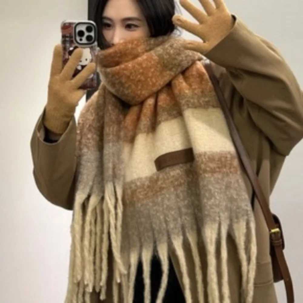 23040cm Mallard Premium Winter Scarf Women 2025 New Korean Style Thick Warm Fashionable Neck Warmer Cold Weather Accessories J251113
