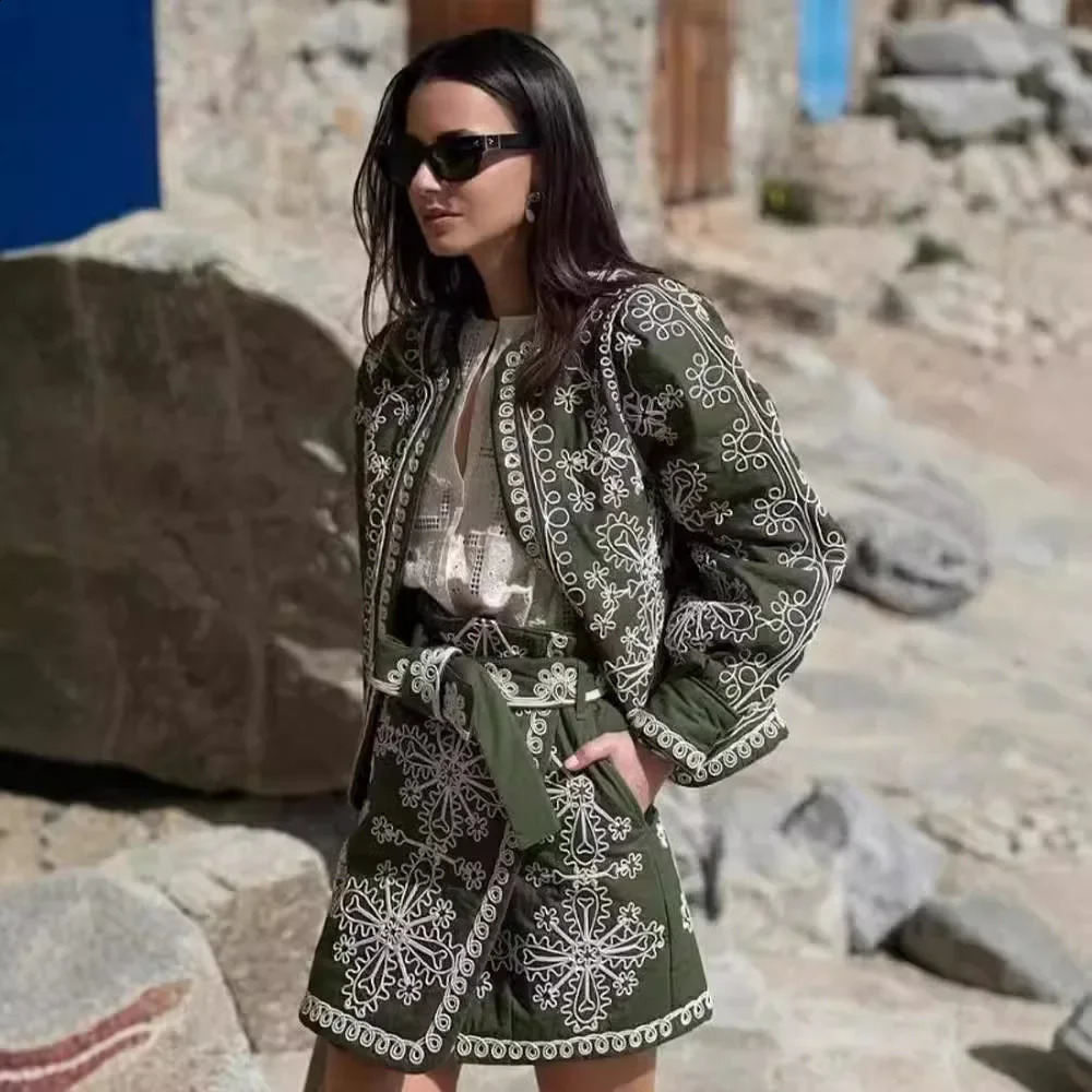 Street Print Coat Shorts Set Women Loose Oneck Lantern Cardigans Elastic Female Suit Autumn Fashion Y2k Lady Outfit 251022