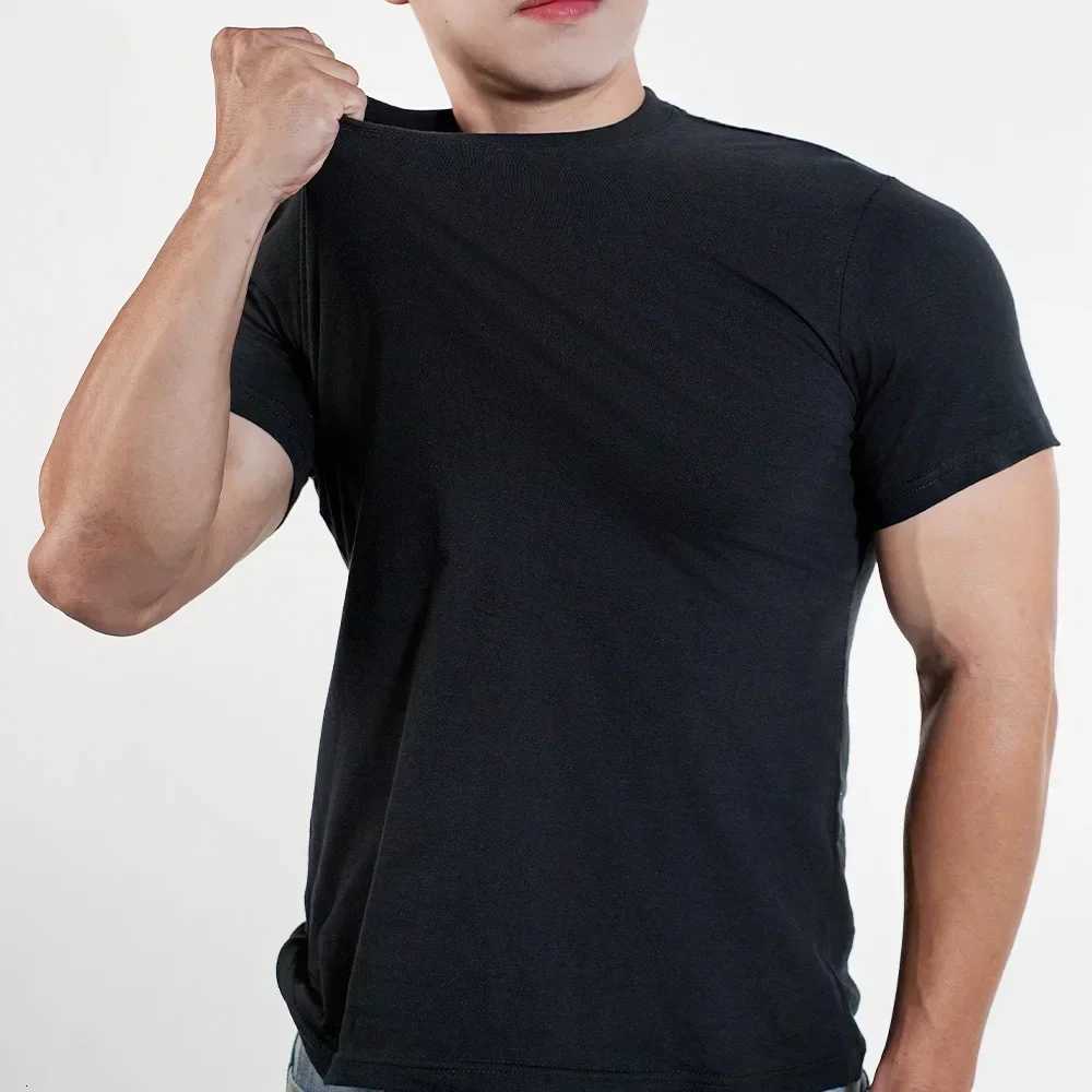 2pcs Free Ship Mens Tshirt High Qualtity Cotton Short Sleeved T Shirts O Neck Solid Color Tee Black White Breathable ClothingXJ251023