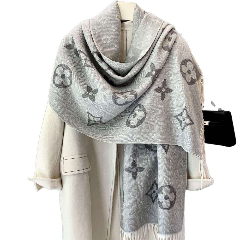 2025 New for Women, Autumn and Winter Korean Version, Versatile, Warm, Extra Large Double-Sided Shawl, High-End Feel Neck Scarf