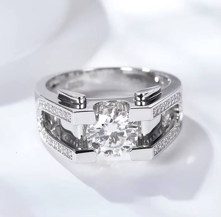 Highquality Moissanite Diamond Ring for Men Twocolor Stylish and Stylish Mens Ox Horn Diamond Ring