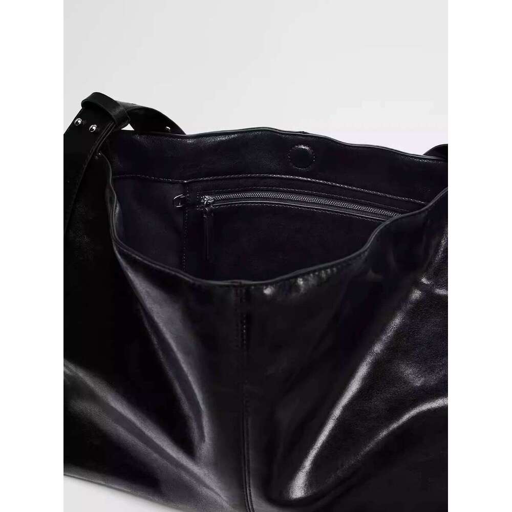 New Black Large Capacity Commuter Leisure Single Shoulder Soft Leather Diagonal Cross Tote Bag For Autumn And Winter