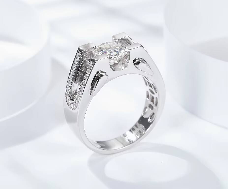 Highquality Moissanite Diamond Ring for Men Twocolor Stylish and Stylish Mens Ox Horn Diamond Ring