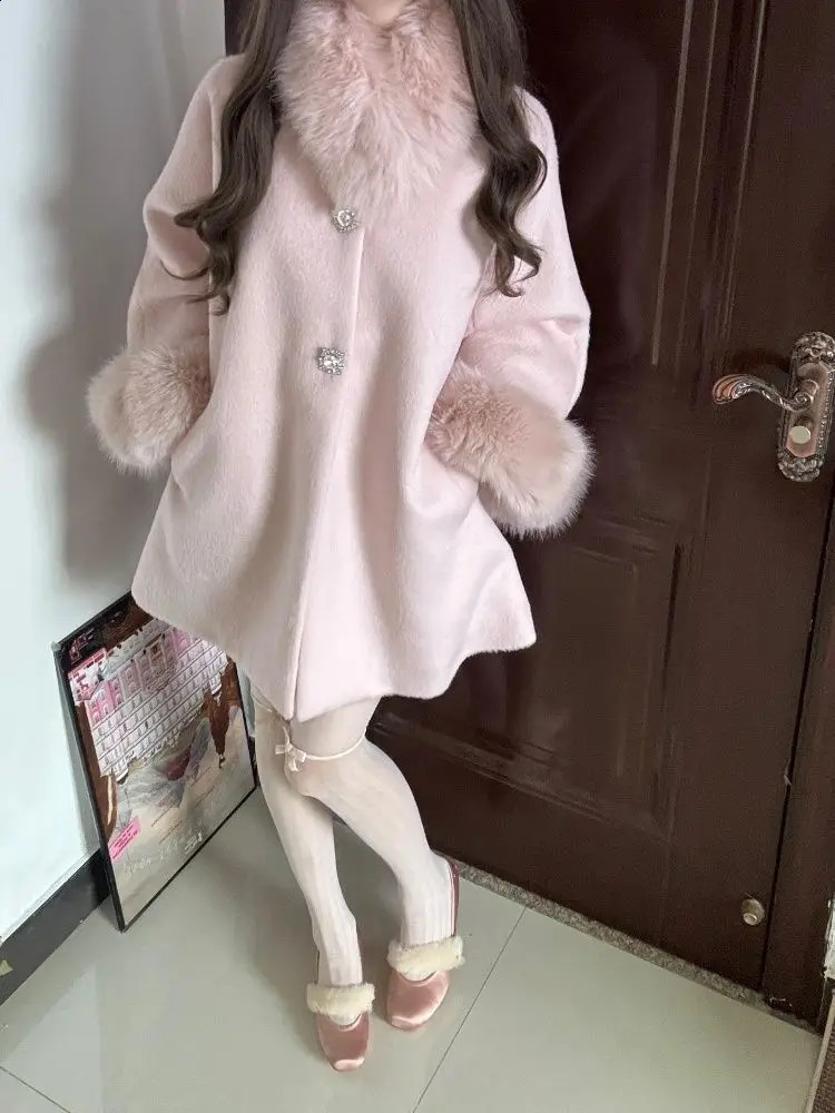 WoolCoat Women Clothing AutumnWinter French Lady Cloak Fur Collar Fashion Pink Mid Length Top Wool Outerwear Winter Coats 251016
