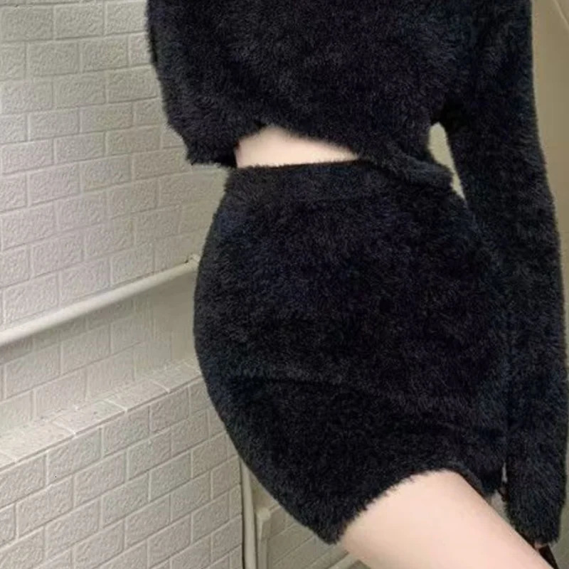 Korean Chic Ladys Short skirt sweet Y2K Female Miniskirt Matching Elegant Womens White Skirt Elastic High Waist Knit Skirt 251020