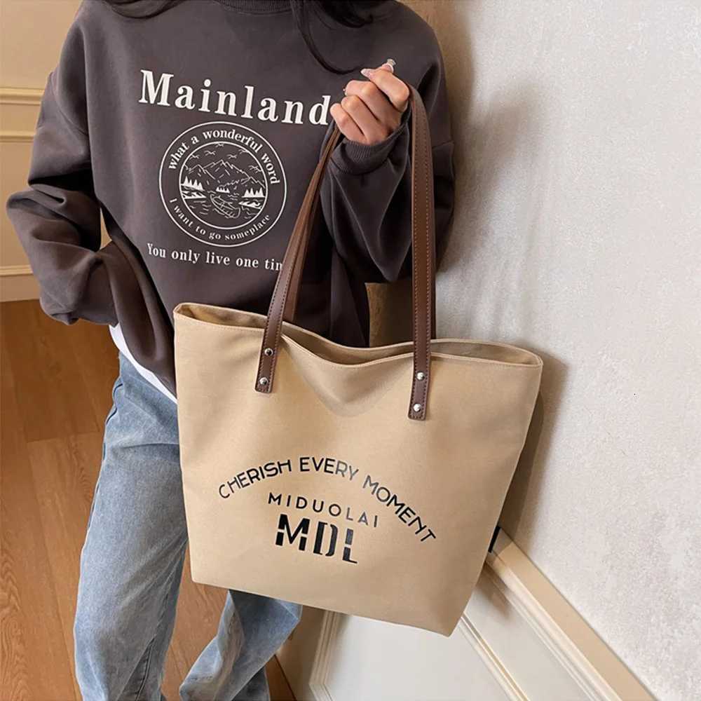 Japanese Style Casual Tote Bag Large Capacity Lightweight Foldable Work Handbag Minimalist Zipper Closure Shoulder BagL251023