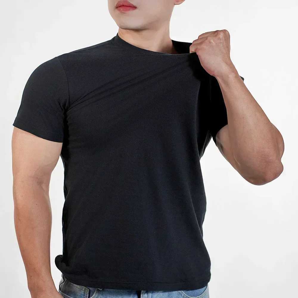 2pcs Free Ship Mens Tshirt High Qualtity Cotton Short Sleeved T Shirts O Neck Solid Color Tee Black White Breathable ClothingXJ251023