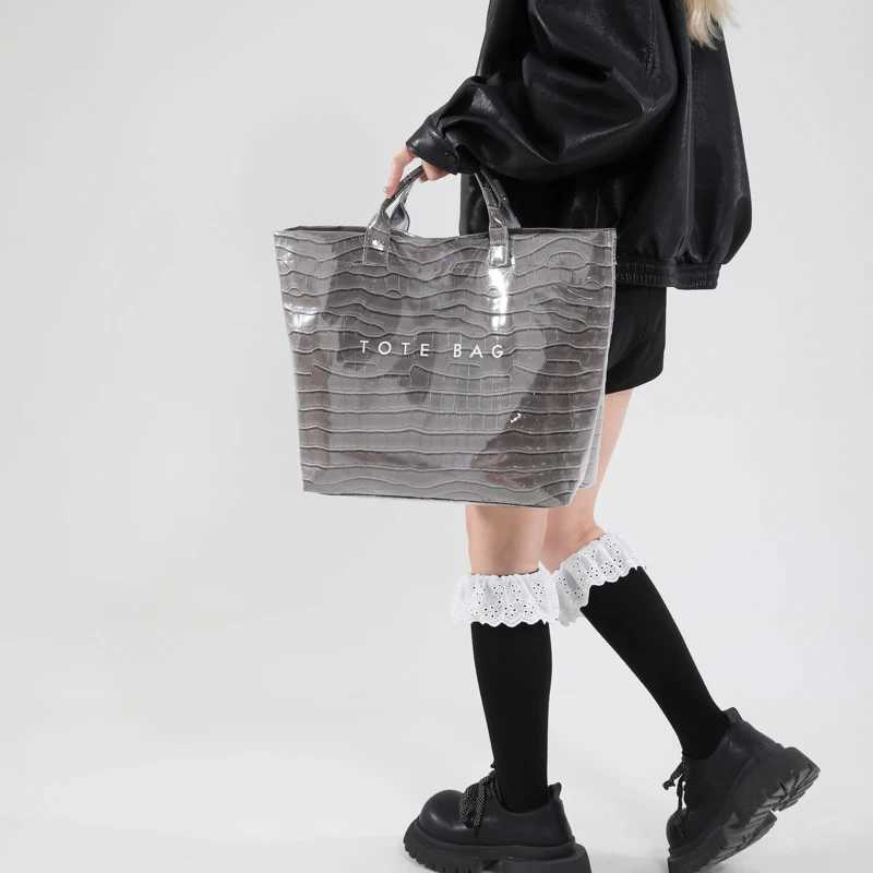 Crocodile Texture Tote BagPvc Kraft Paper Large Capacity Luxury Hobo HandbagWomen Casual Shopping Letters Top Handle Hand BagsL251023