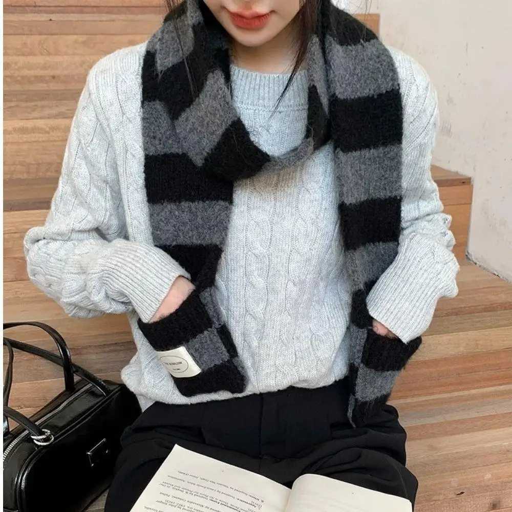 Black And White Striped Scarf Women In Winter Colour Blocking Stripes Long Narrow Harajuku Scarf Students Knitted Neck Warmer J251113