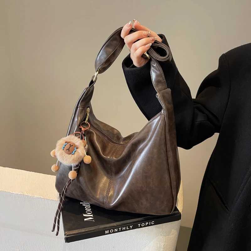 New Fashion Womens Crescent bag High Quality PU Leather Womens Shoulder Bag Waterproof Crossbody Bag Multi Functional Tote BagL251023