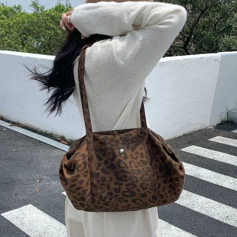 Vintage Trendy Messenger Bag Nylon Leopard Print Women Shoulder Bag Korean Style Minimalist Handbag Guangzhou High Quality BagL251023