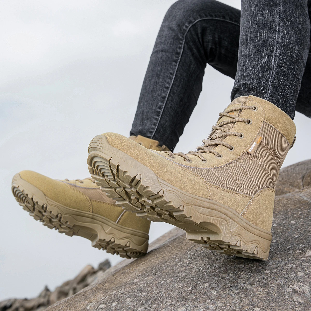 Brown Mens Snow Leather Boots Men Casual Walking Shoes High Top Male Winter Shoes Punk Lace Up Outdoor Hiking Shoe 251021