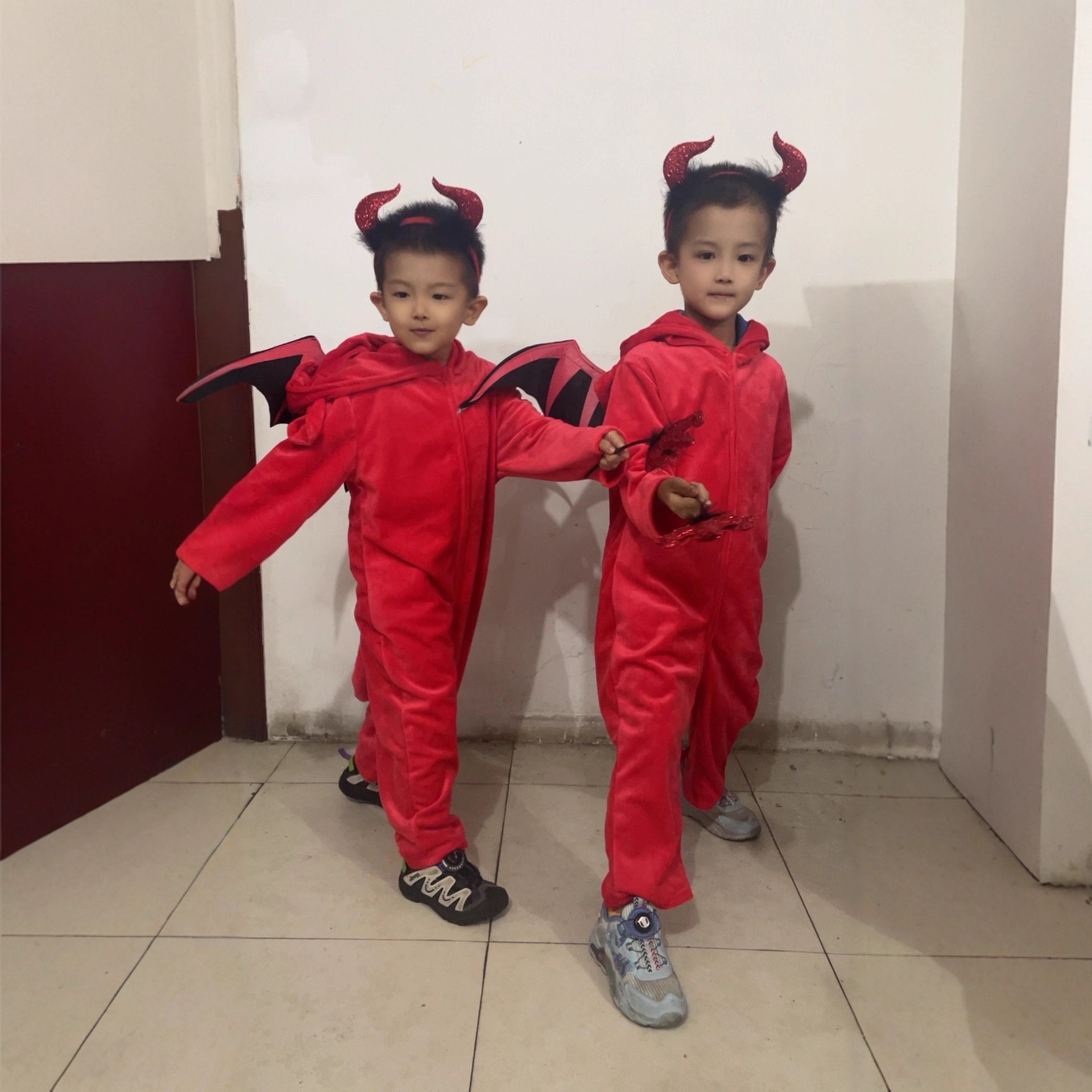 Halloween and Christmas children's costume role-playing cute little devil bat costume vampire performance