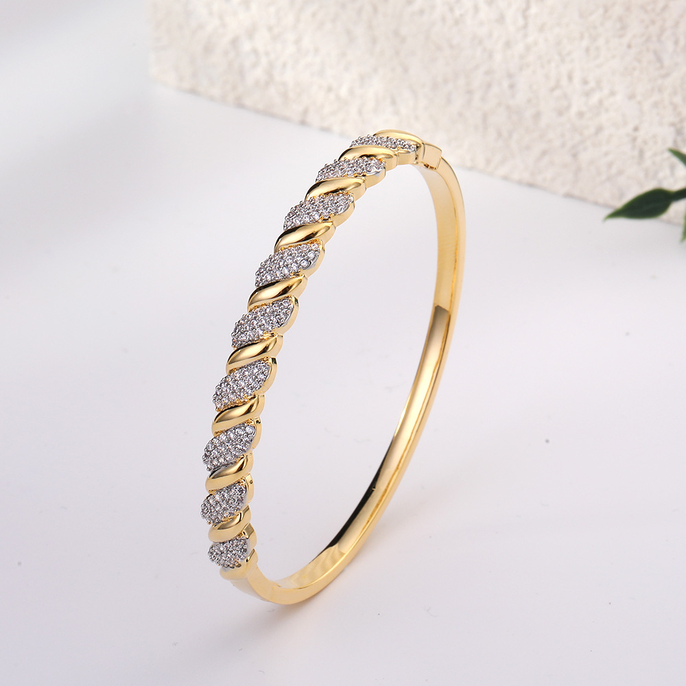 Designer bracelet Charm bracelet 18k white gold U-shaped twisted cross horseshoe buckle bracelet high-end bracelet adjustable free shipping