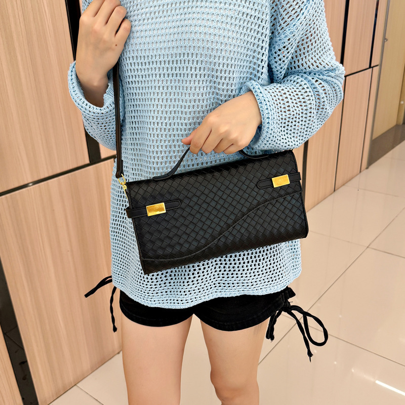 Luxury Brand Designer Bag 2025 New Woven Texture Handbag Fashionable Women's Commuter Shoulder Bag Crossbody Baguette Bag