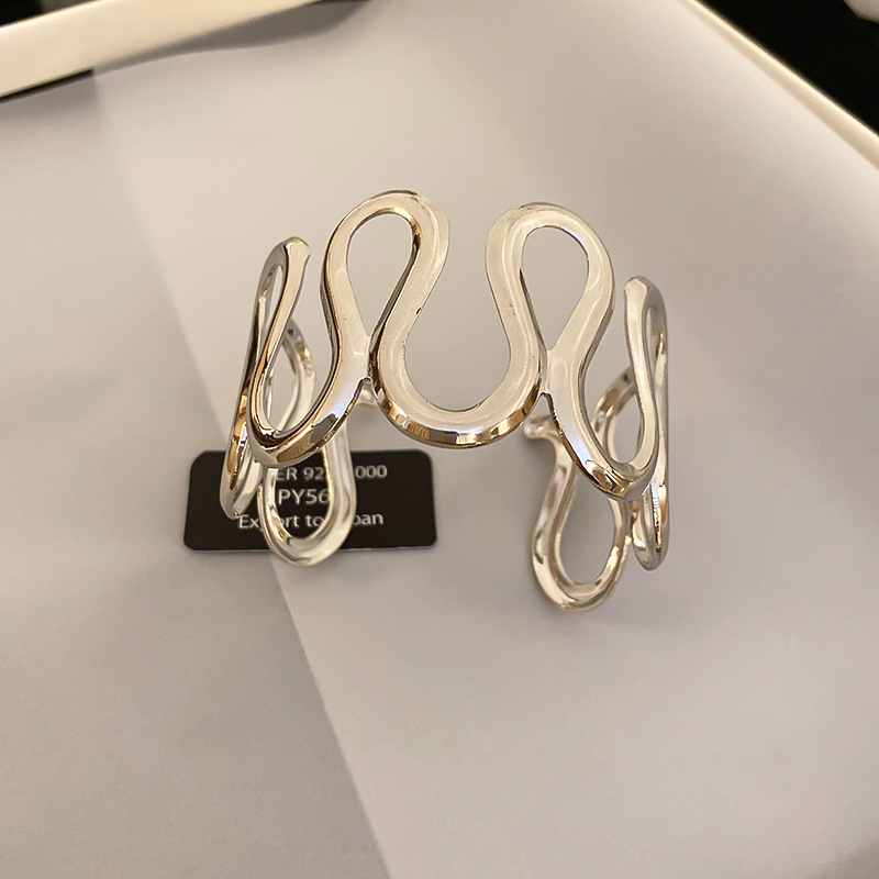Metal Wave Niche Fashion High-end Bracelet Ins Style Light Temperament Jewelry - view 8