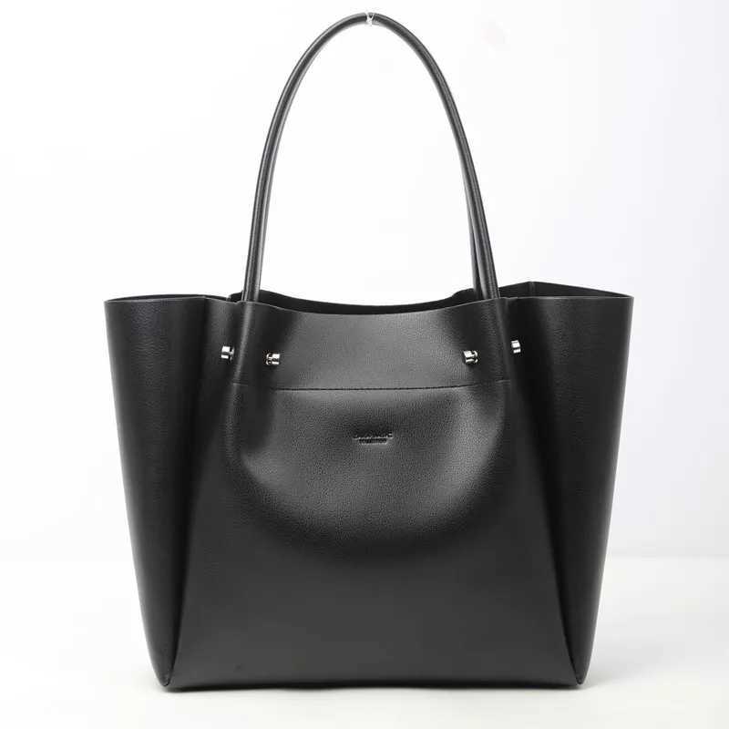 Womens Large Capacity Tote Bag Portable College Style Allinone Commuter Shopping Bag for Everyday Use with Teddy Dog PendantL251023