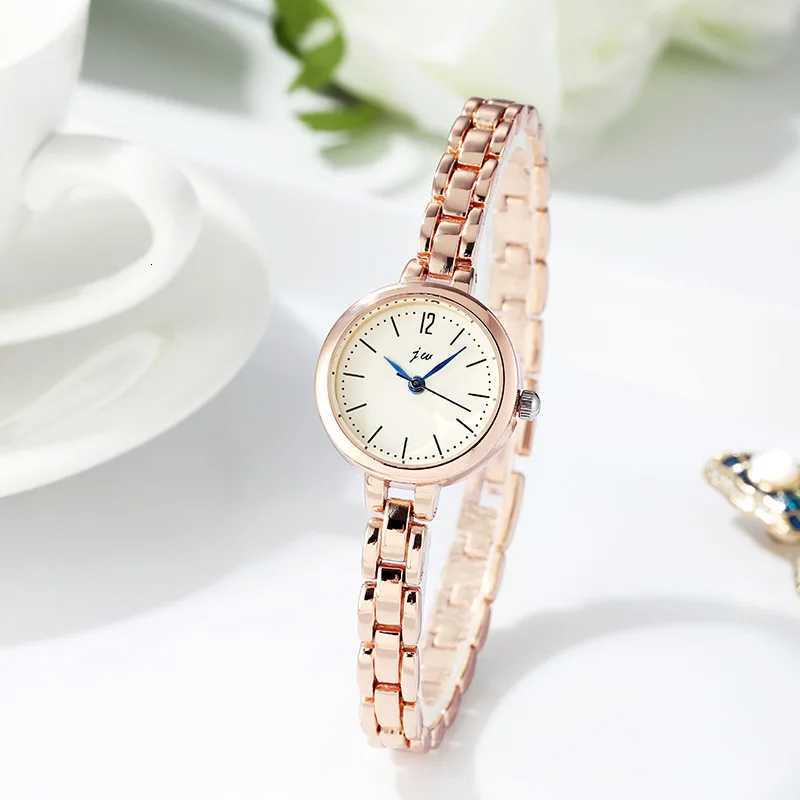 UTHAI W103 Women Fashion Quartz Watch Clock Minimalist CollegeHigh School Girls Wristwatch Female Metal Bracelet Watches GiftL251023