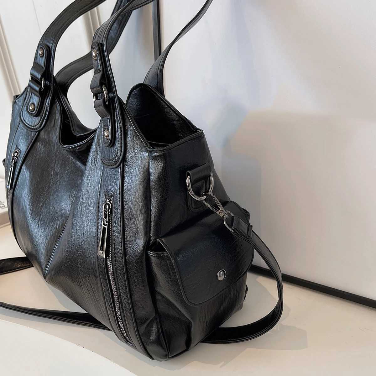 Solid color large capacity womens shoulder bag fashionable simple handheld tote bag commuter personality messenger bagL251023