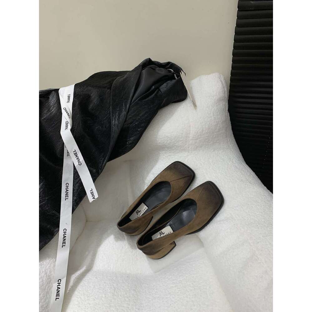 2025 New French Style Elegant Shoes Women's Square Toe Chunky Heel Shallow Mouth Mary Jane Commuter Shoes with Refined Design