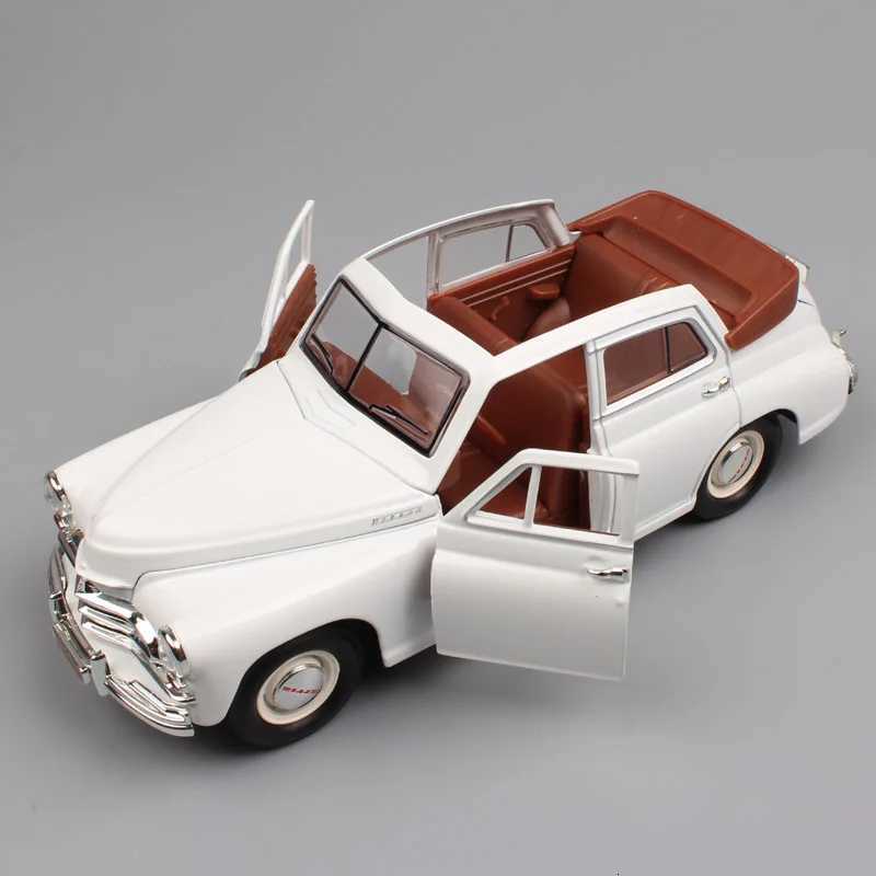 124 Scale Road Signature Russia Soviet vintage Gorky GazM20 Pobeda Gaz M20 Volga Diecast Model Car Miniature Toy For CollectorT251023