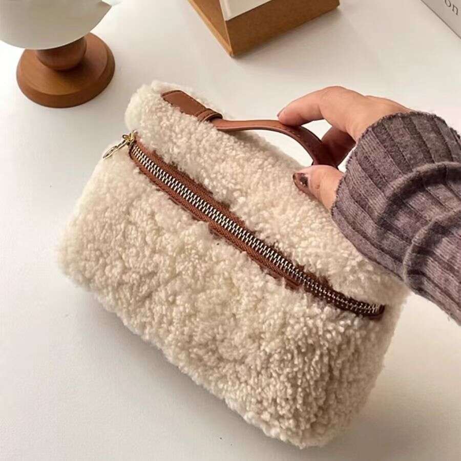 toteBag Shoulder bag ROSE NOIRE Lamb Wool Handheld Box For Women New Autumn Winter High End Color Blocking Single Shoulder Crossbody Furry Bag
