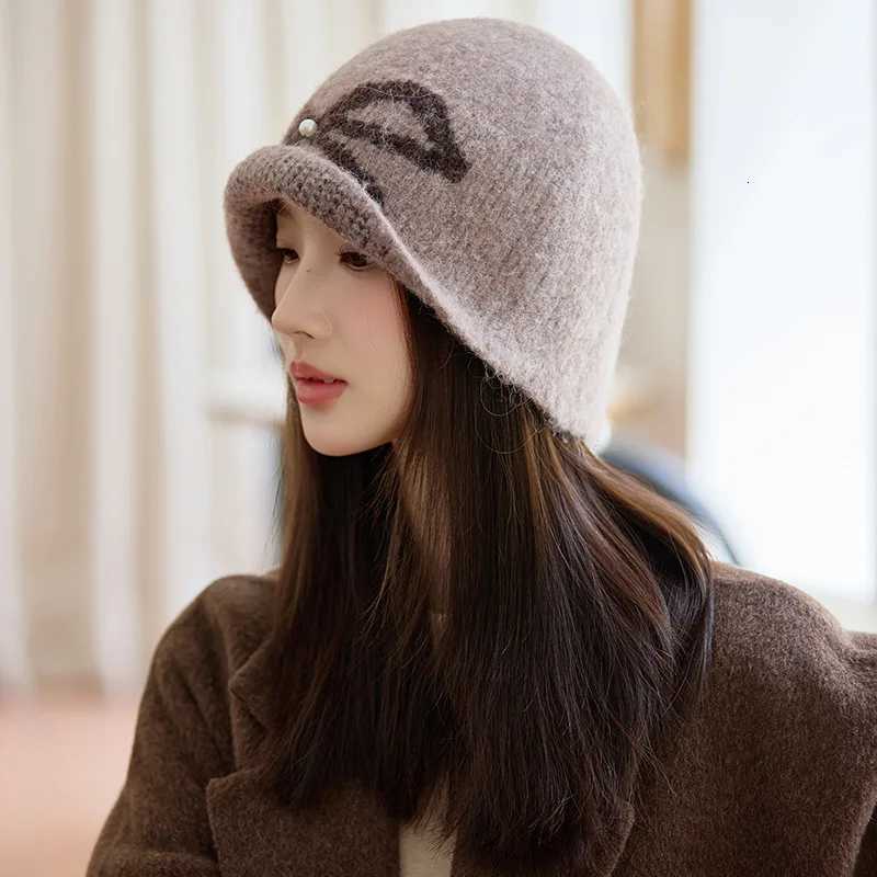 Winter Warm Personality Versatile Knitt Hat with Butterfly PatternSlouchy Beanie for Men WomenSuitable for Outdoor Wear SkiingXJ251023